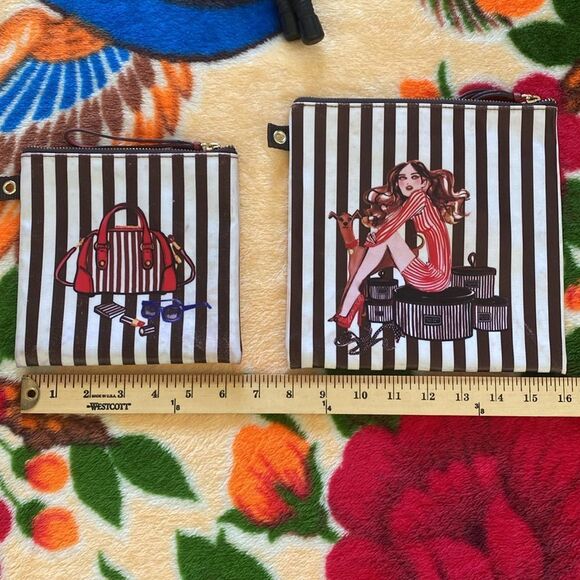 Henri Bendel Two (2) Zip Striped Travel pouches, Cosmetics/Make Up Bags - Picture 12 of 13